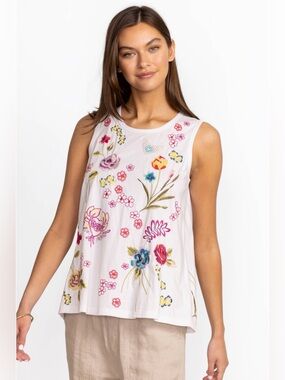 Johnny was Jessi knit tank embroidered floral white size S